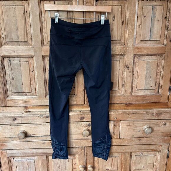 Lululemon 4 Black Athletic Leggings 7/8 Ankle Length Cinched Sides - Picture 3 of 7